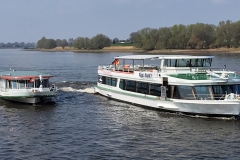 Käpt. Kuddl und St. Nikolaus auf der Elbe